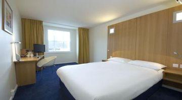 Ramada Encore Йорк Екстериор снимка