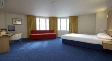 Ramada Encore Йорк Екстериор снимка