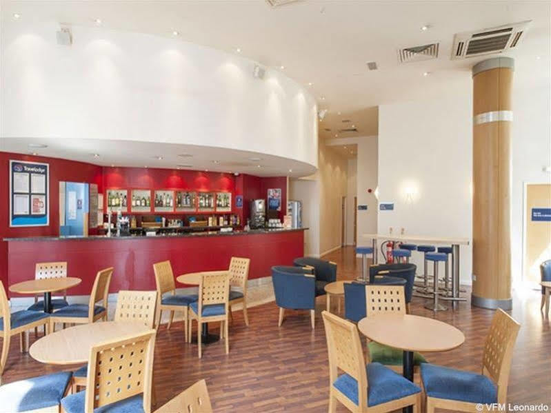 Ramada Encore Йорк Екстериор снимка